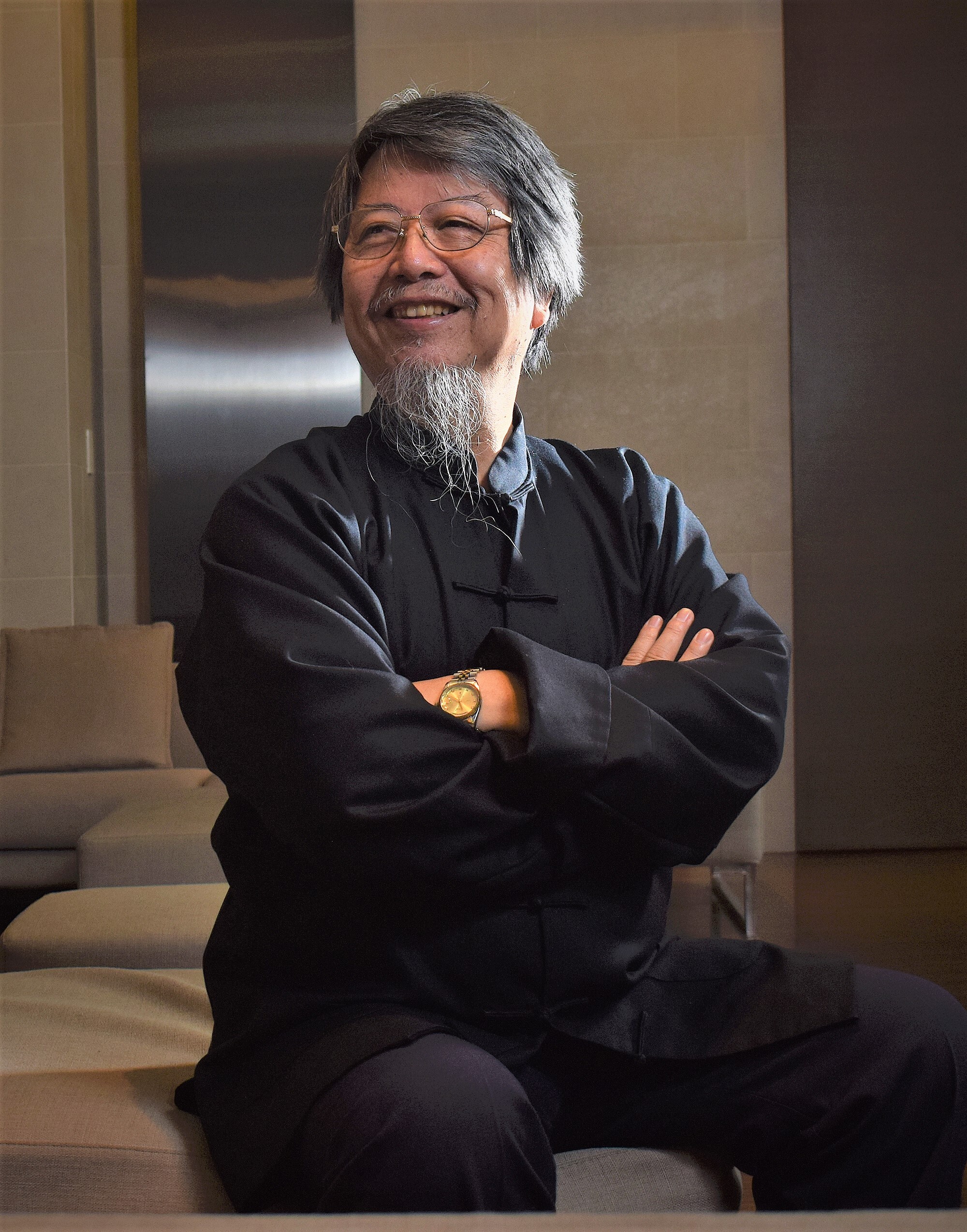 本校駐校作家康原老師。