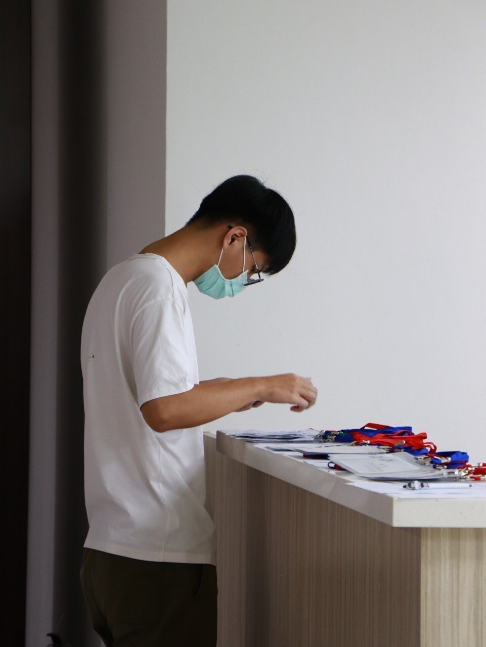 工作人員籌備會場及各論壇情形