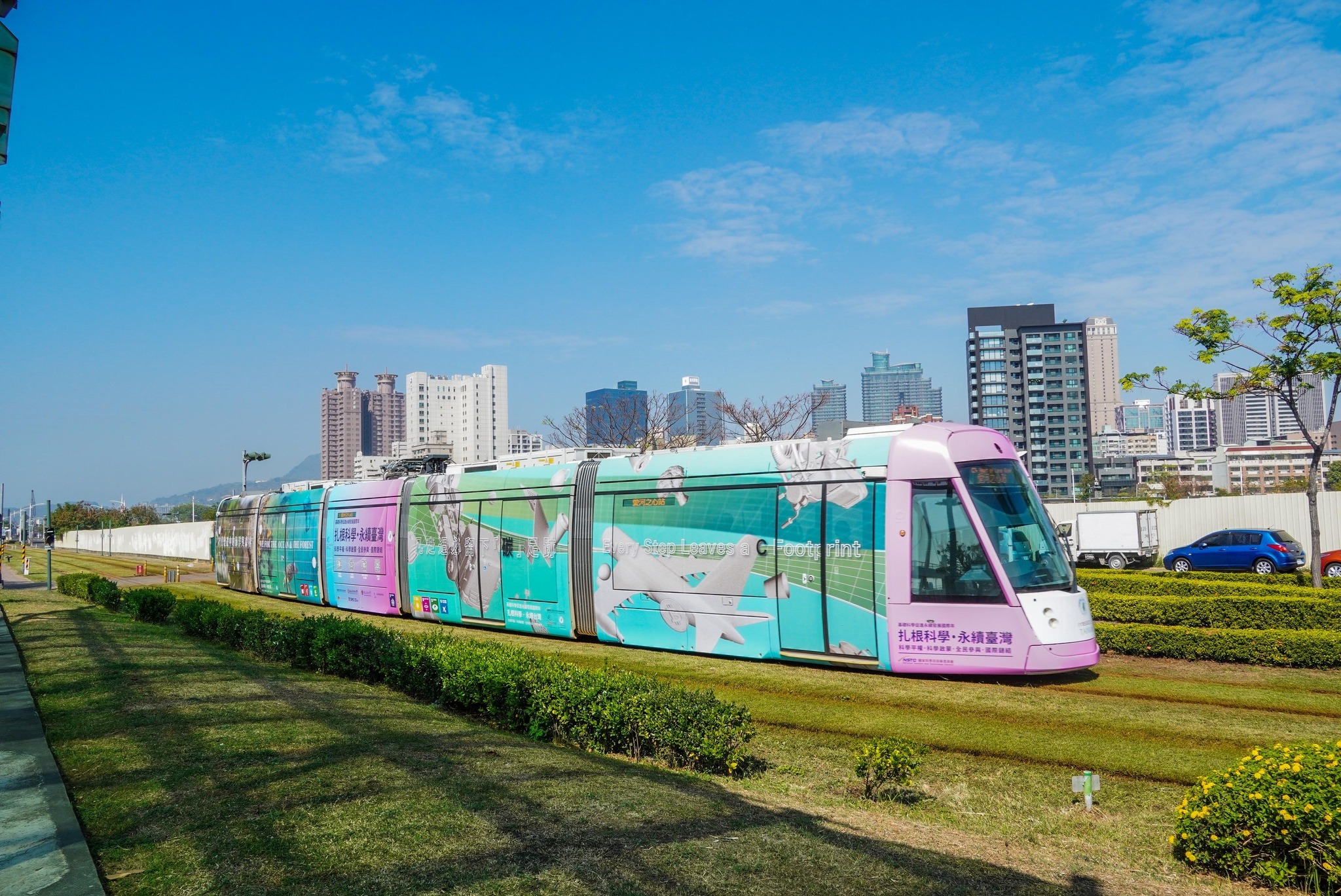 年假期間「科學X永續列車」業於台北及高雄啟航，與民眾共度新春。
