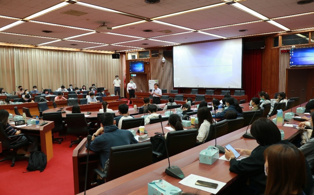 本校陳明飛校長親臨與會並致詞