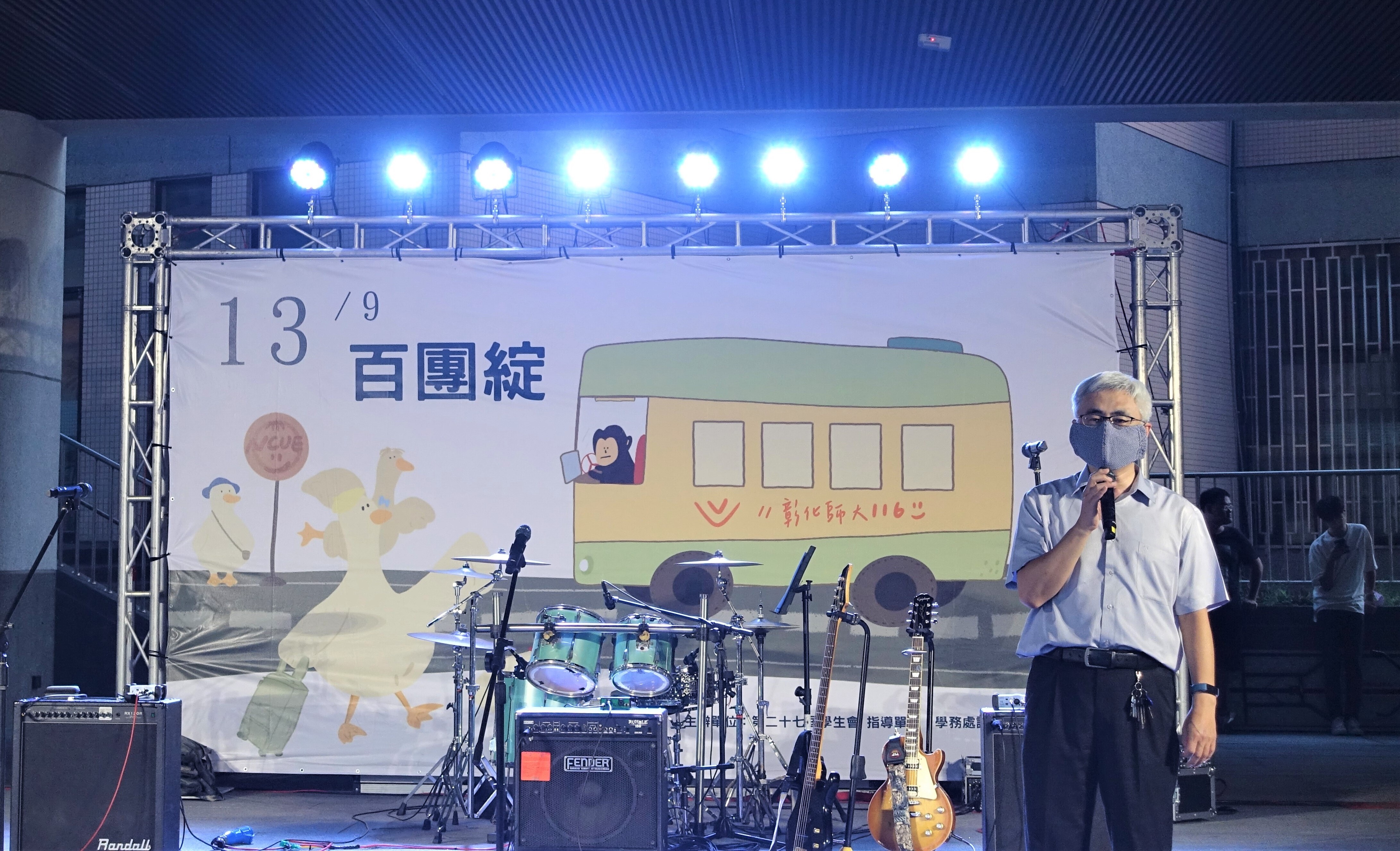 耿學務長鼓勵同學利用課餘時間參加社團