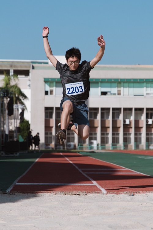 學生男子組跳遠