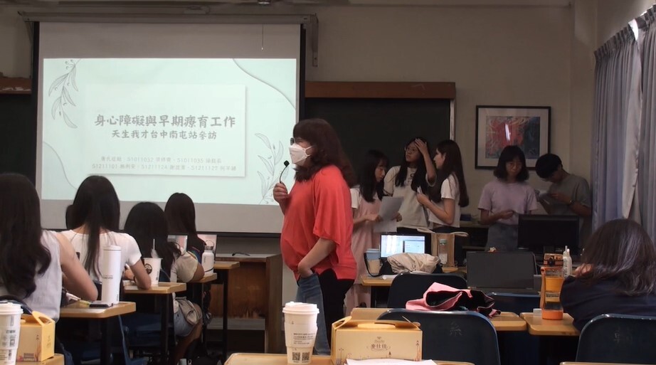 本校輔導與諮商學系白倩如副教授為發表會做開場。