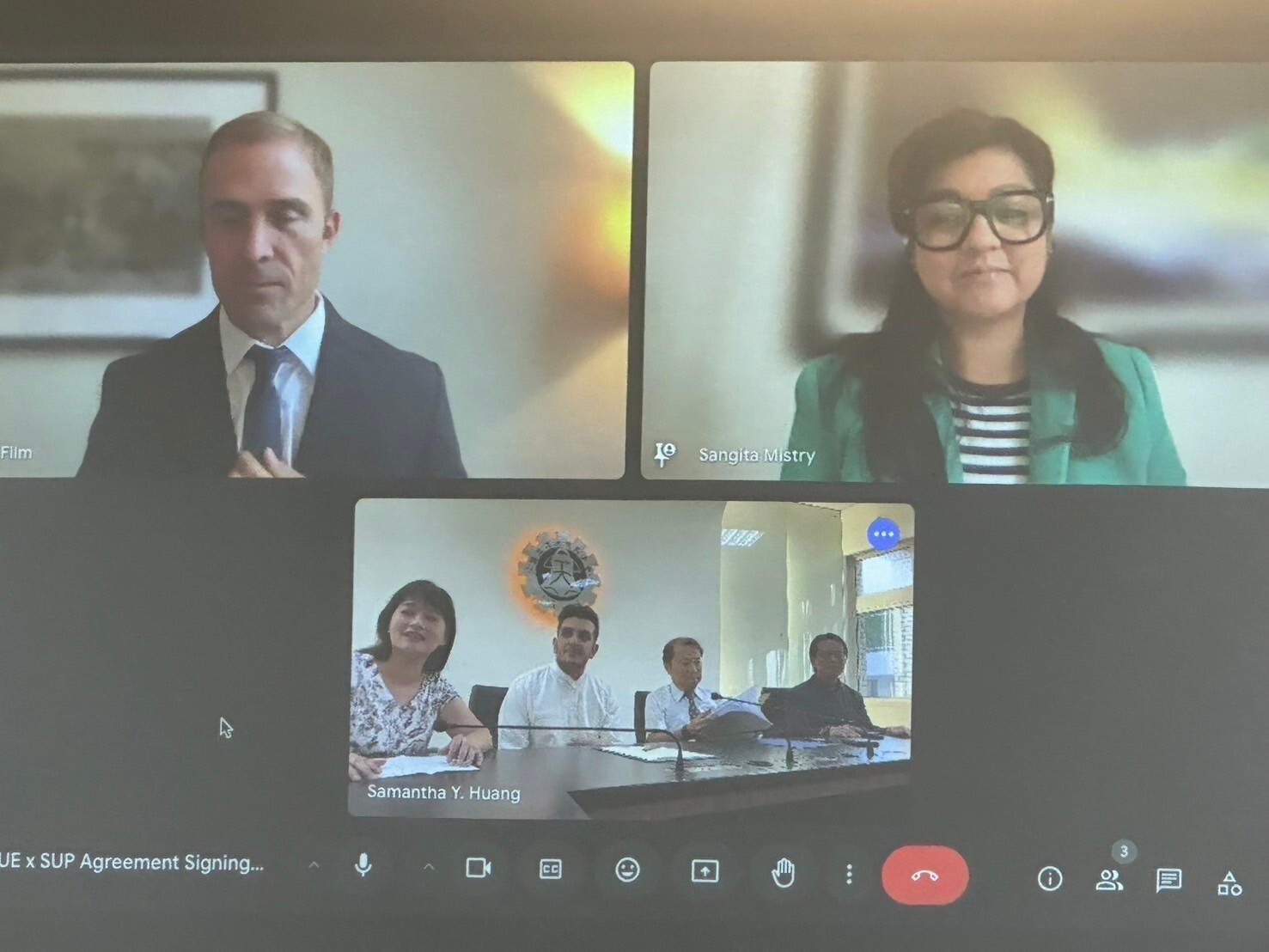 與英國SUP進行連線視訊