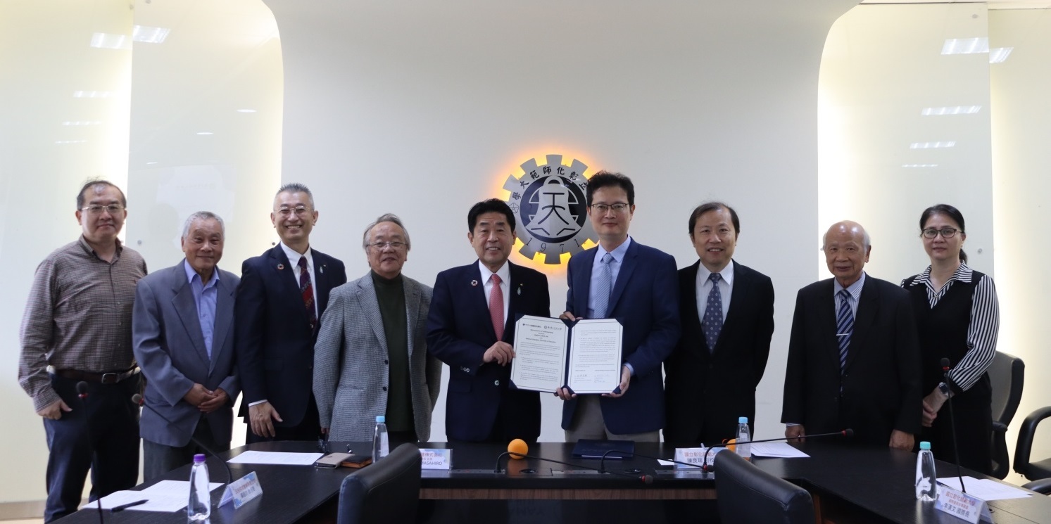 日本大和住建株式會社西津昌廣會長（中）率團蒞校訪問並與本校陳良瑞副校長（右四）簽署合作備忘錄，將提供本校學生赴日實習機會；促成此合作計畫的日台共榮實業黃超良總經理（左二）、惠將國際實業王丕春代表（左一）與旭聚企業高光隆會長（右二），以及本校李漢文國際長（右三）與張琇惠組長（右）亦出席簽署儀式。