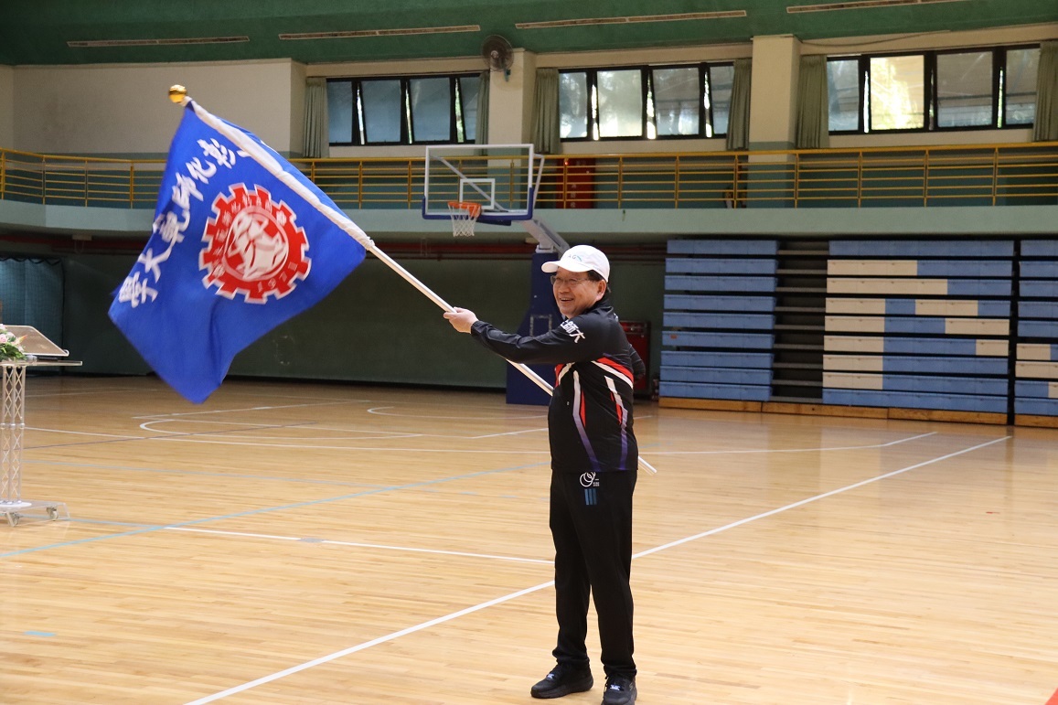 校旗飛揚，預祝選手旗開得勝