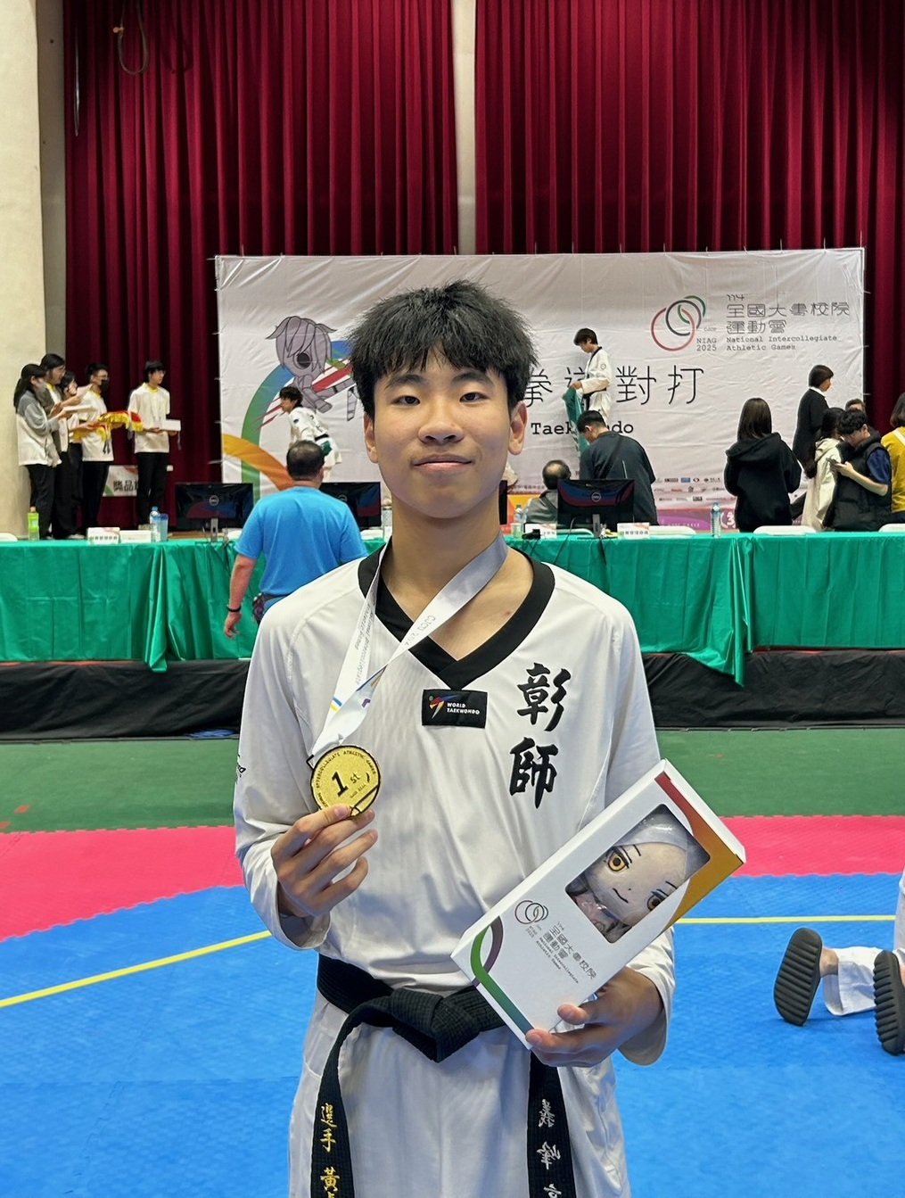 公開男生組跆拳道對打63公斤級第一名-黃卓乘。