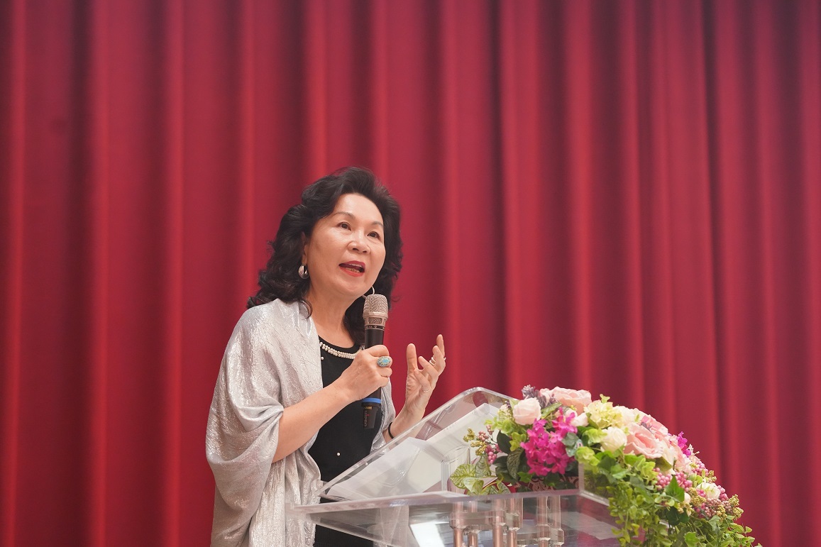通識藝文沙龍「愛的禮讚」音樂會由郭美女教授擔任導聆