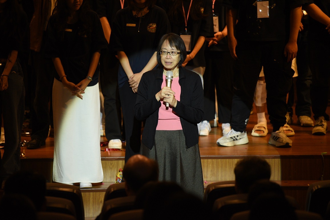 本校英語學系儲湘君主任致詞