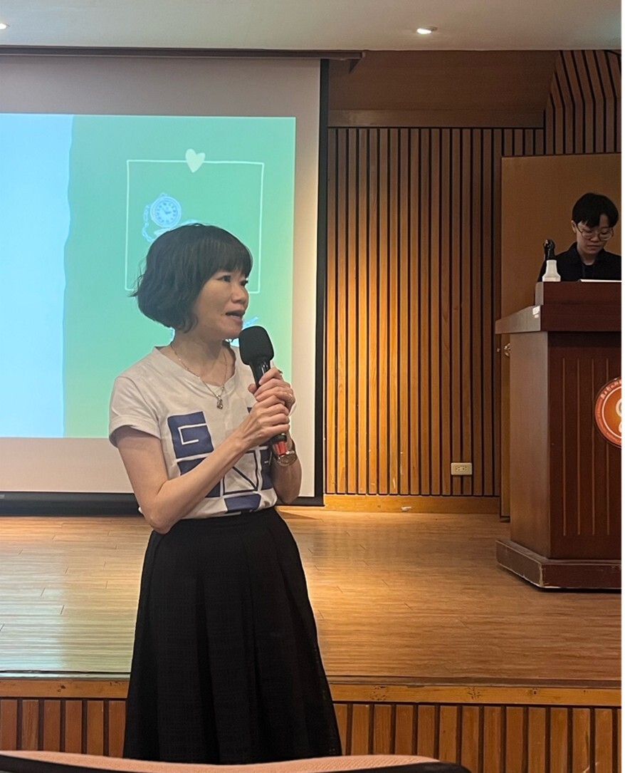 本校輔諮系社會工作實習總召集教師王翊涵教授致詞