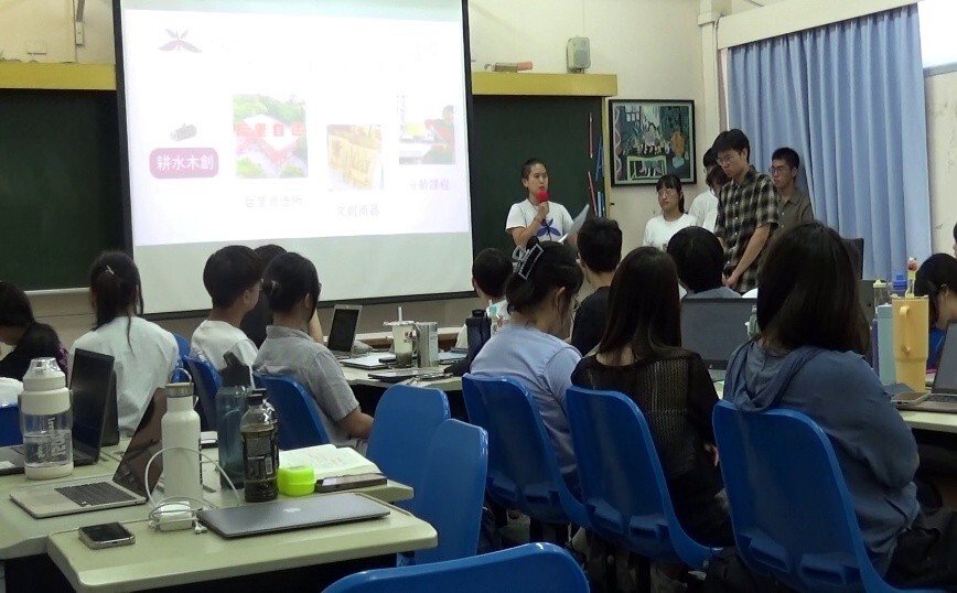 臺中市助扶關懷協會李雅蓁部長針對同學發表進行回應
