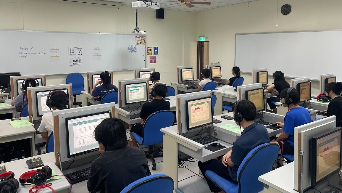 國際專修部期末華語文能力快篩測驗。End-of-Term TOCFL Mandarin Proficiency Screening at the IFP.