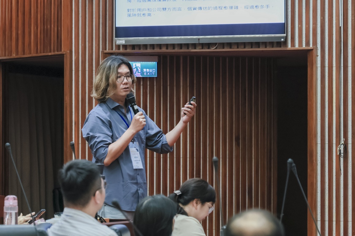 劉青峰／公共事務與公民教育學系助理教授／初探生成式AI之法律問題-從隱私權與個資保護談起