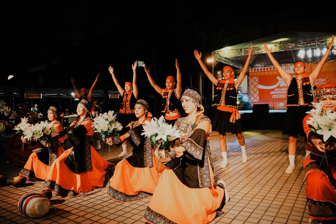 弘光科技大學原住民文化推廣社表演。(攝影:林哲潁)