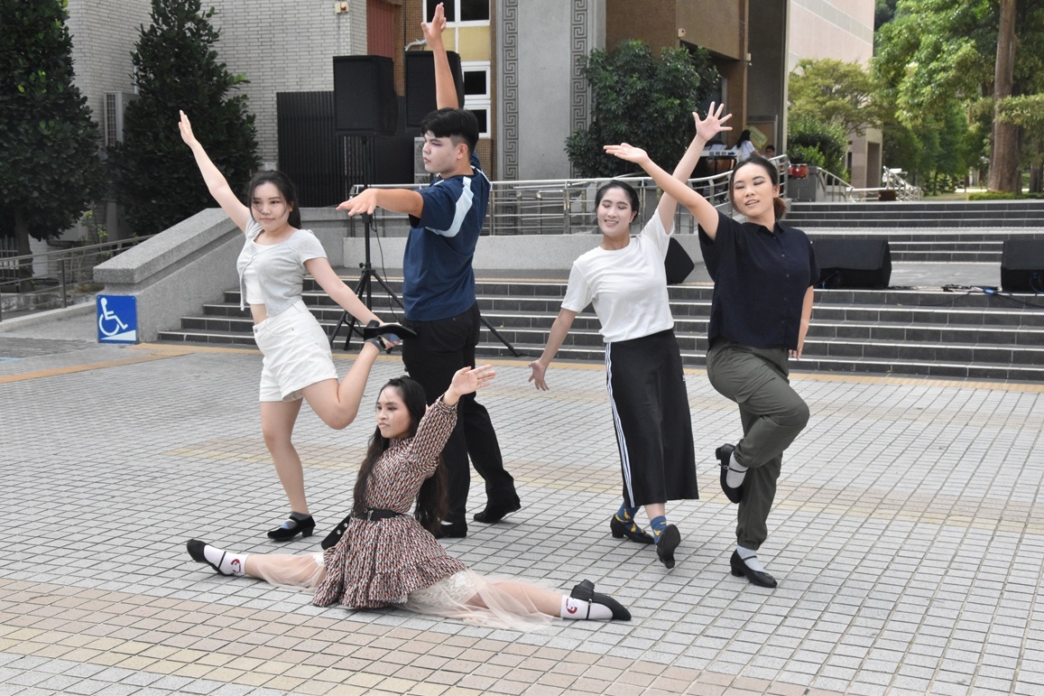 戶外市集區-社團表演