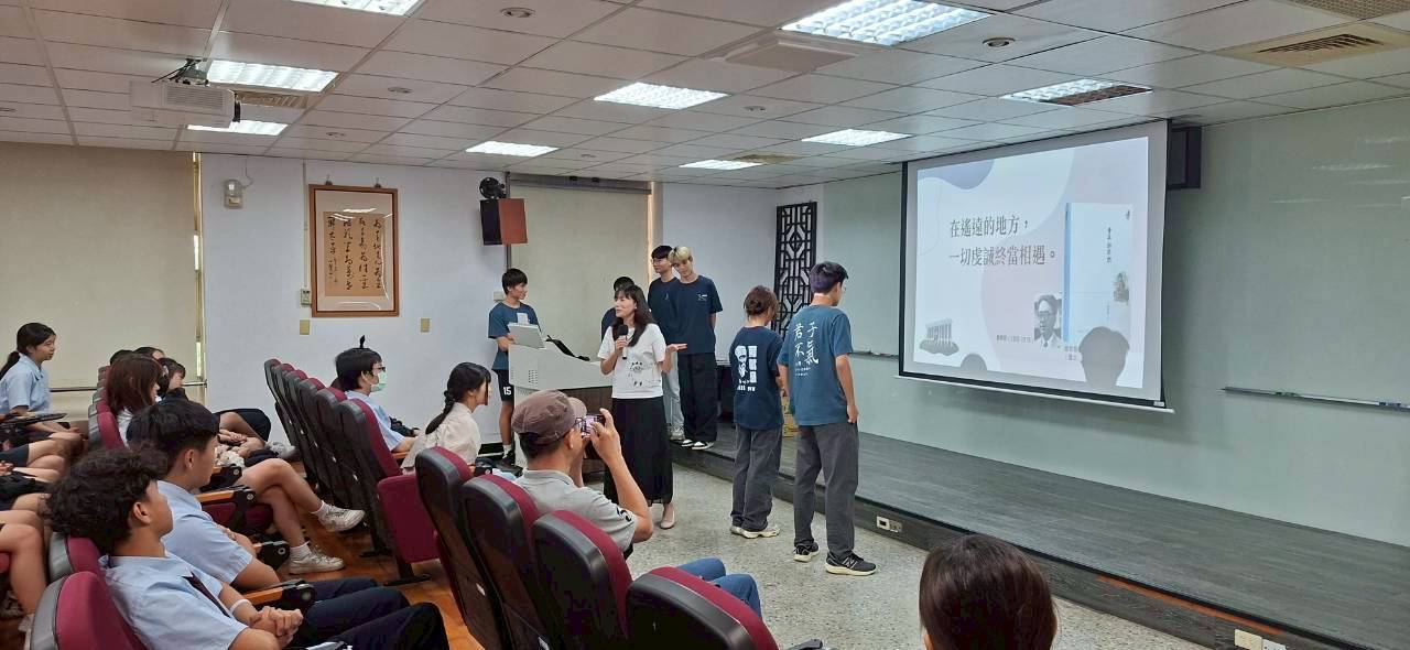 系服「蘇軾感」、「君子不氣（器）」 T-shirt