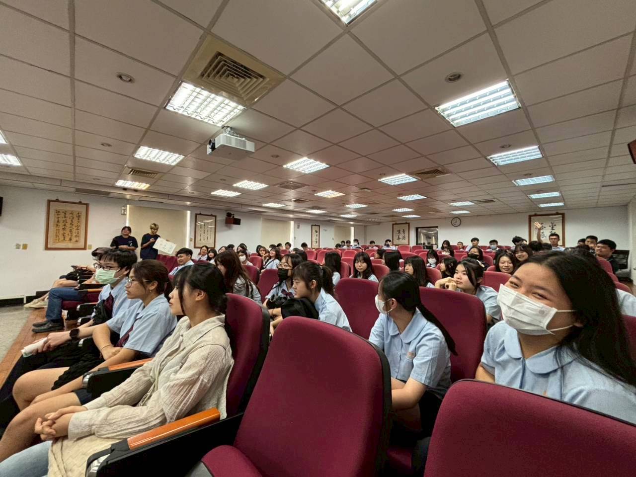 各組決定角色人生選擇中