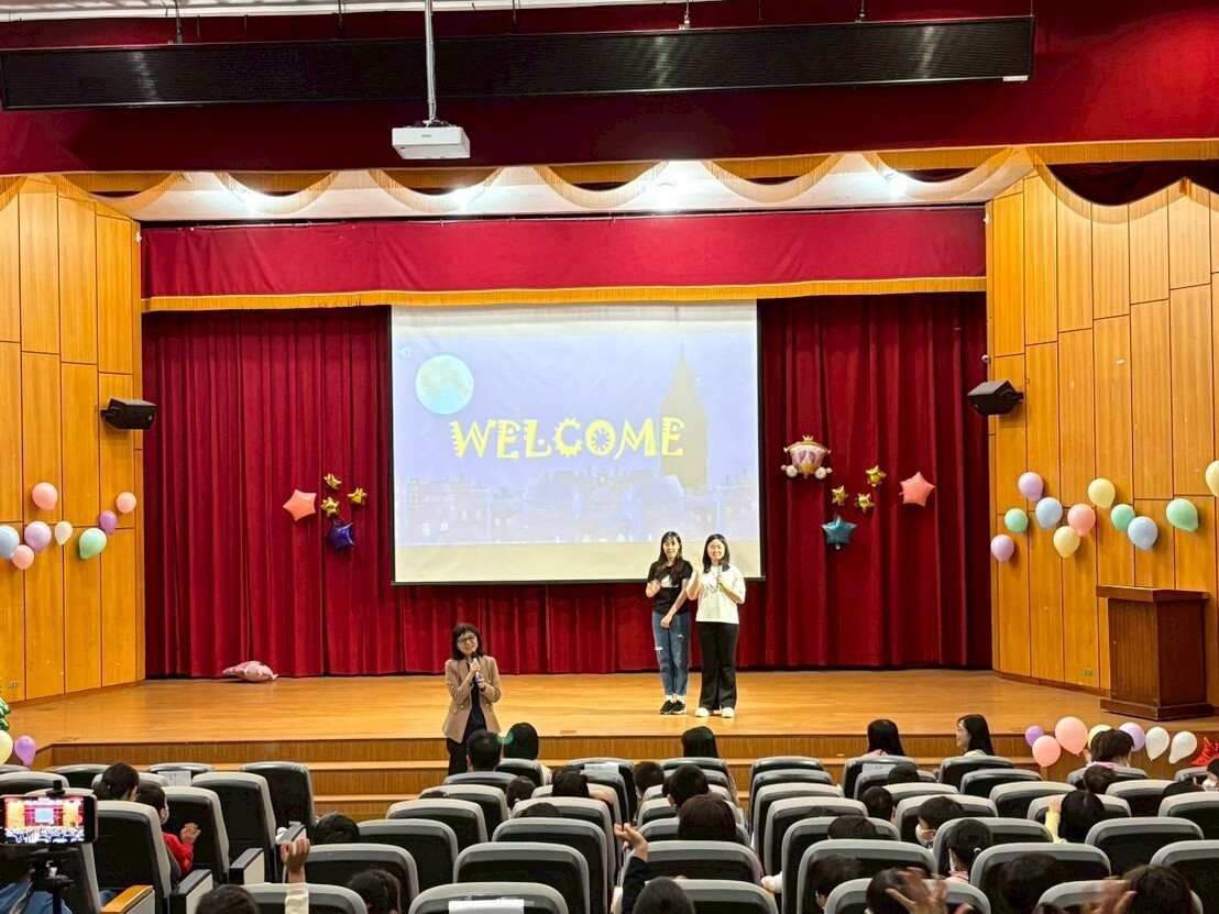 本校文學院黃聖慧院長蒞臨致詞