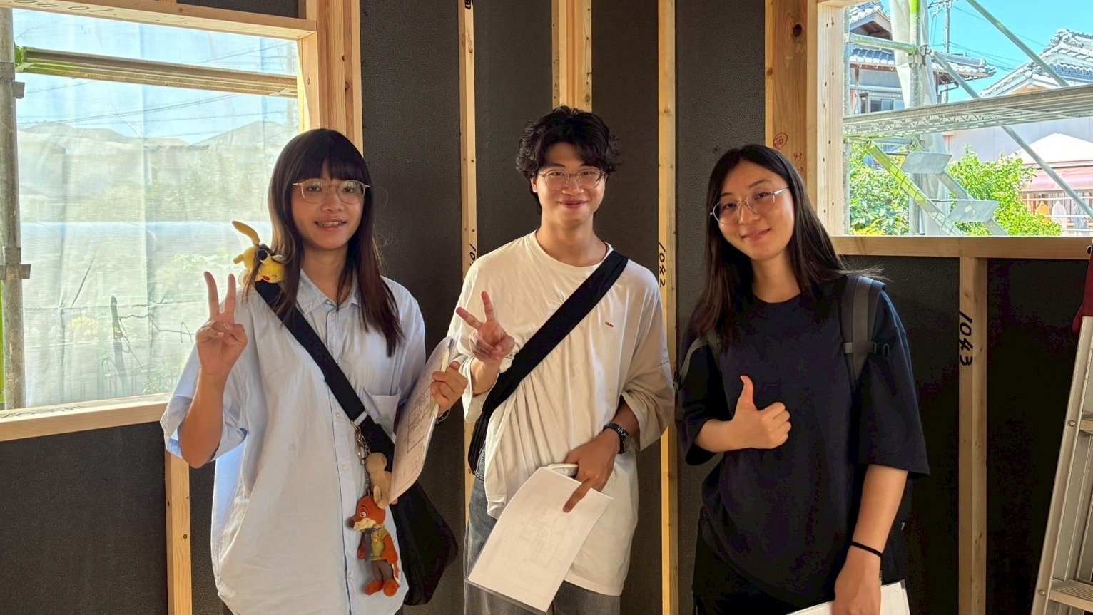 實習生攝於一處建築工地。