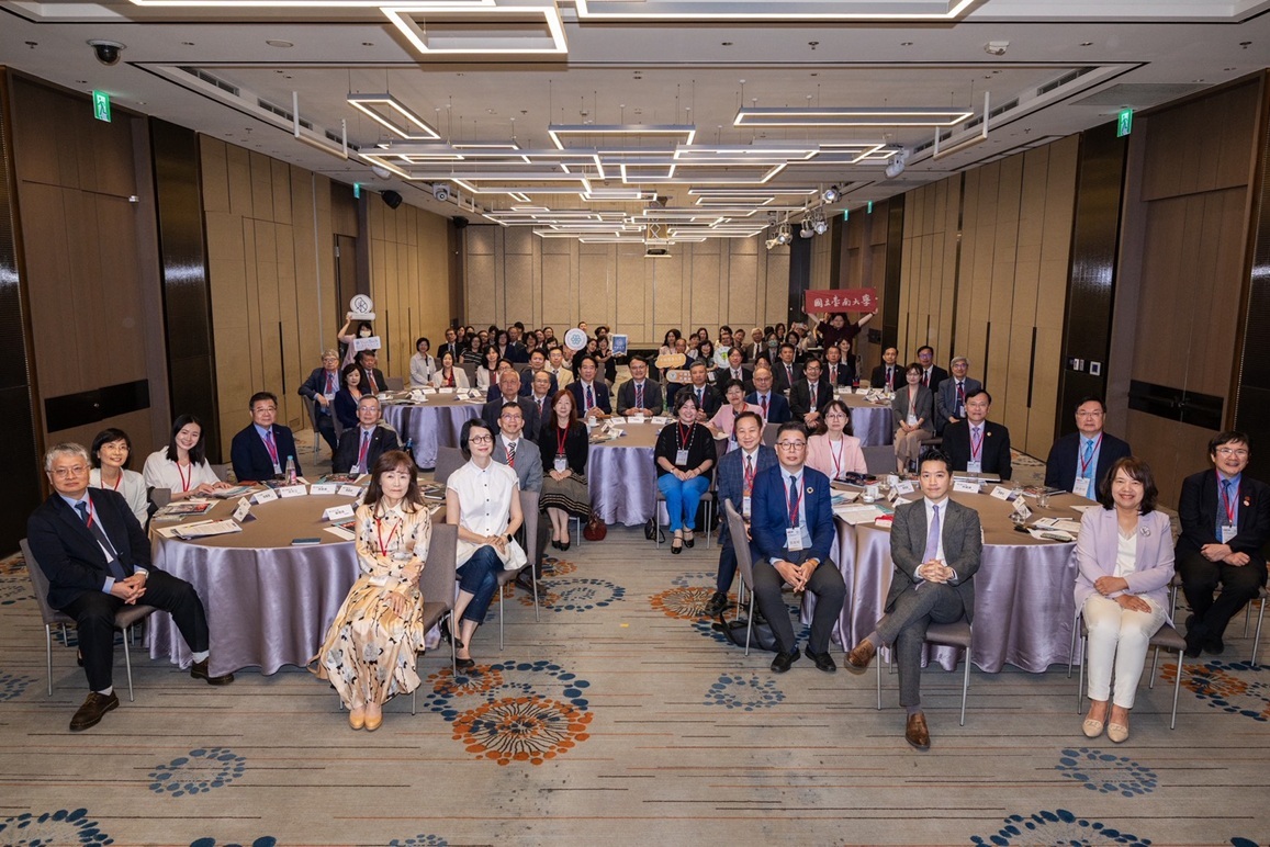 《天下雜誌》於115年4月14日辦理「2026天下大學公民獎」頒獎典禮，與各方教育領袖共同參與見證高教領域重視永續時代的關鍵時刻。