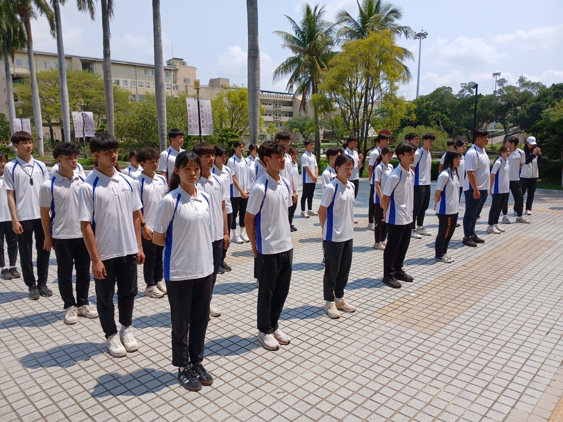 參加授旗儀式精神抖擻的代表隊選手。