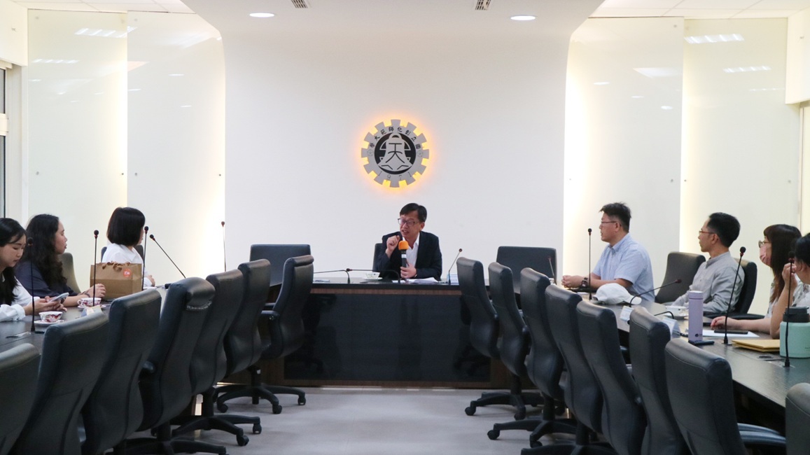 本校曾育民副校長致歡迎詞