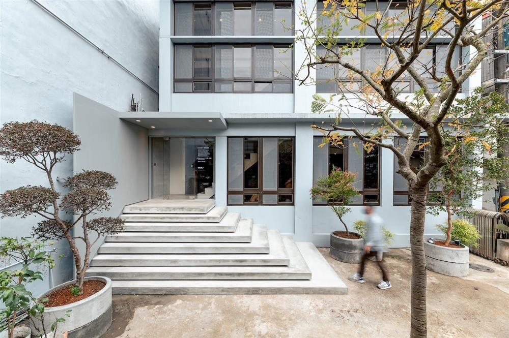 展覽地點:BACK_Y伊日後樂園