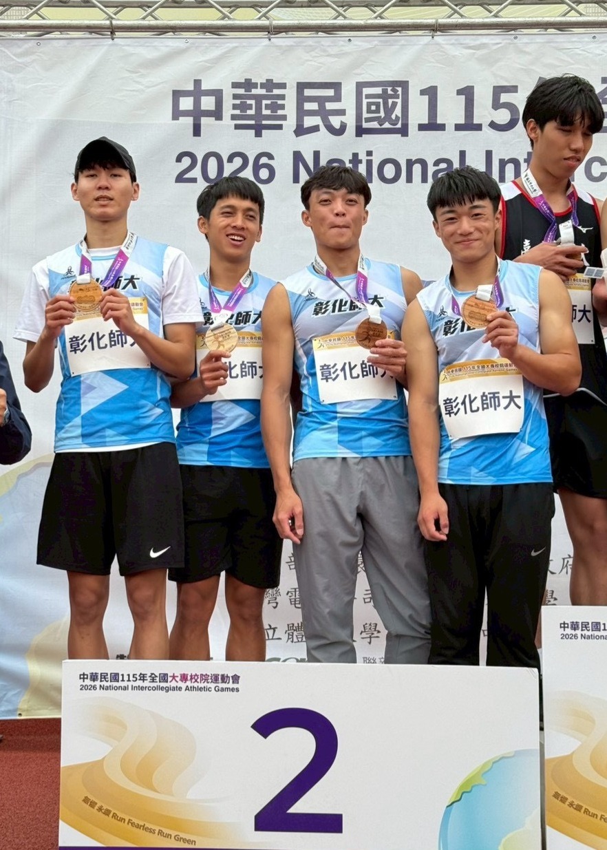 田徑代表隊(左起)吳泓佑、王柏霖、凃乃仁、黎育愷榮獲公開男生組田徑4×100公尺接力銀牌