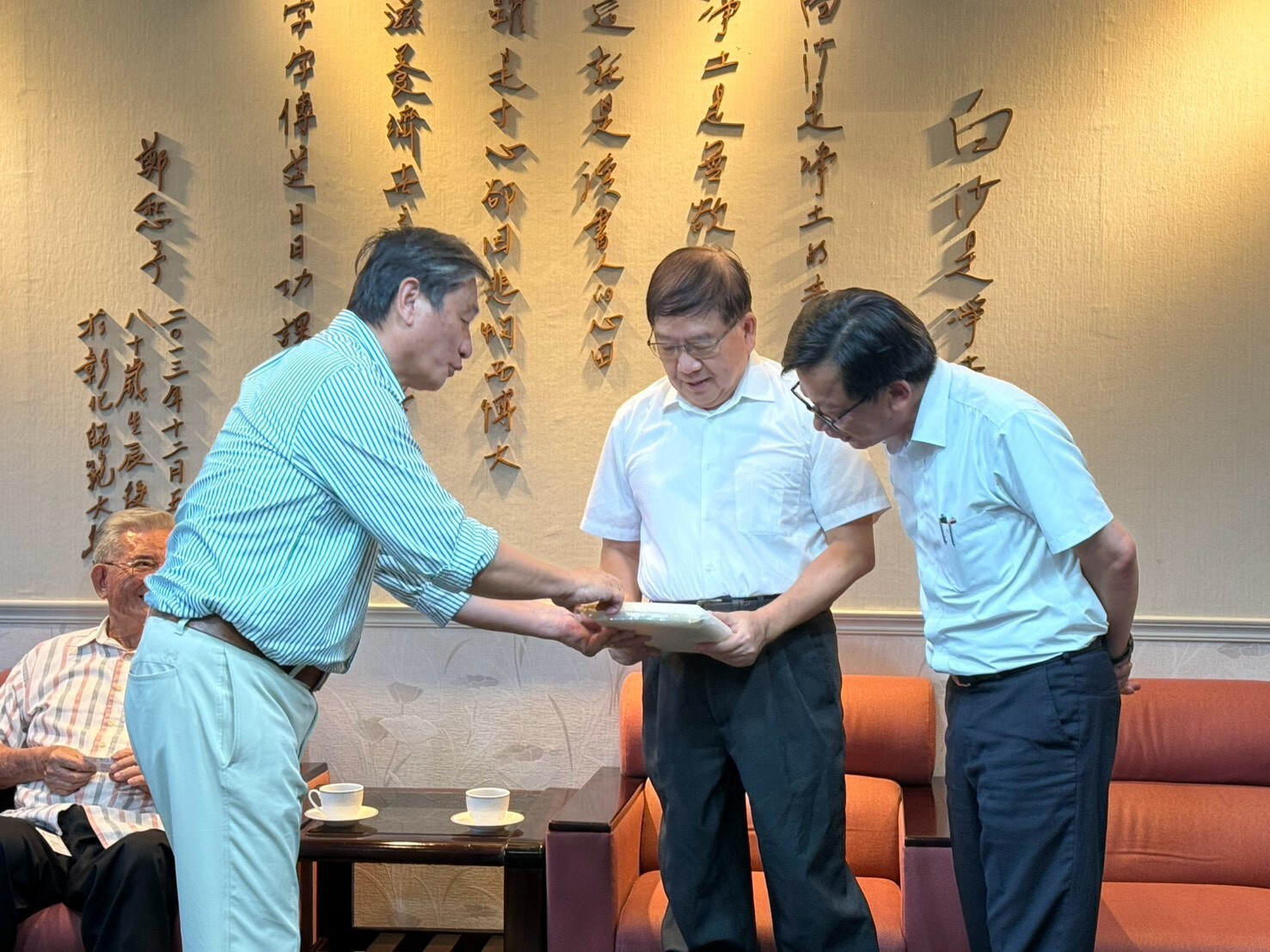 林睿毅董事長介紹濱之好米的栽種理念