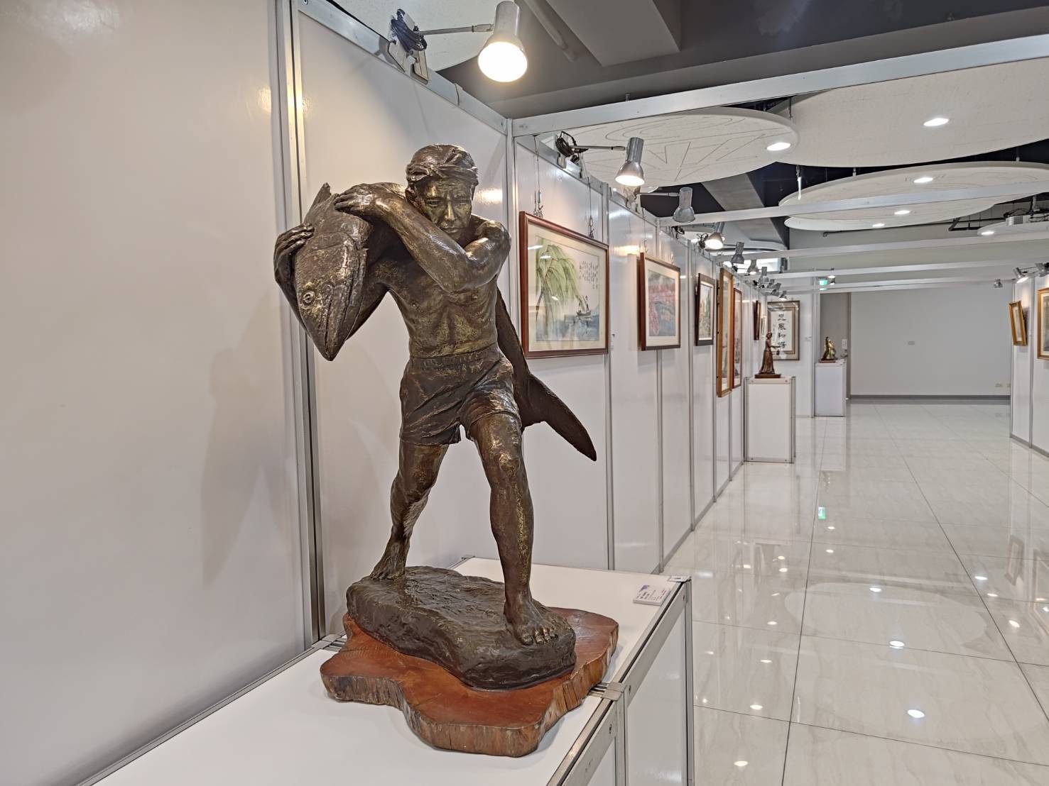 台灣飆速大師王昭旺老師慷慨響應藝術展活動,提供作品《漁歸〈收獲滿滿〉》義賣